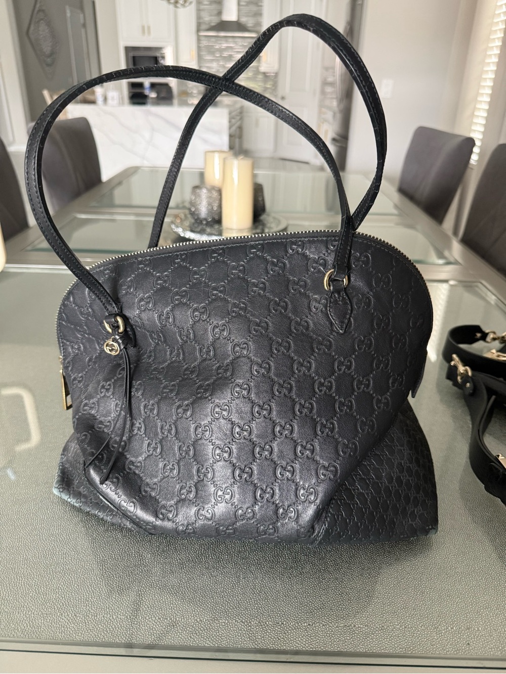 Gucci Bree Medium Tote in black Guccissima leather